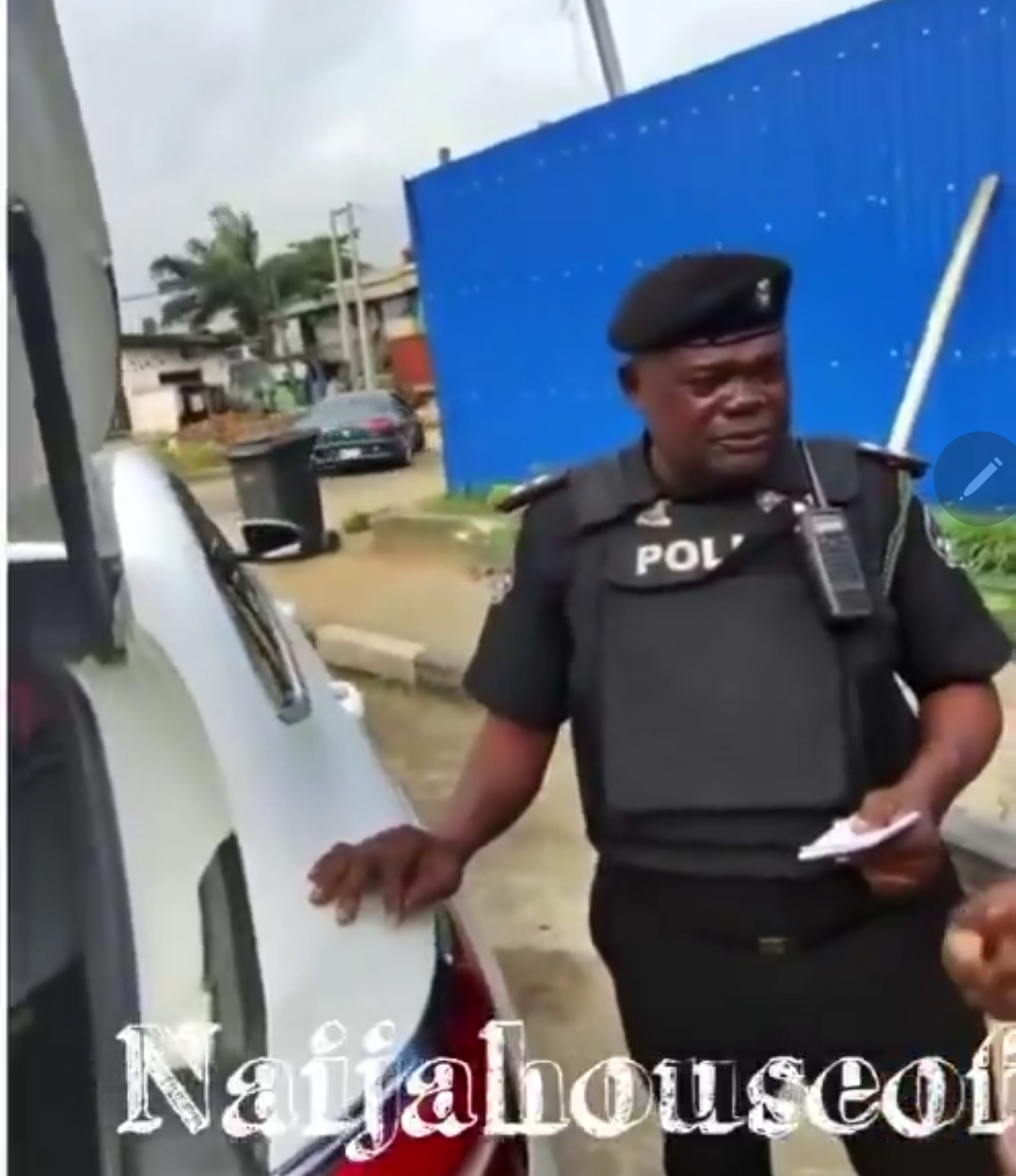 WATCH: Nigerian Man Wearing Meta Glasses Secretly Records Shocking Moment Police Officer Tries to Search His Phone and Car 👀