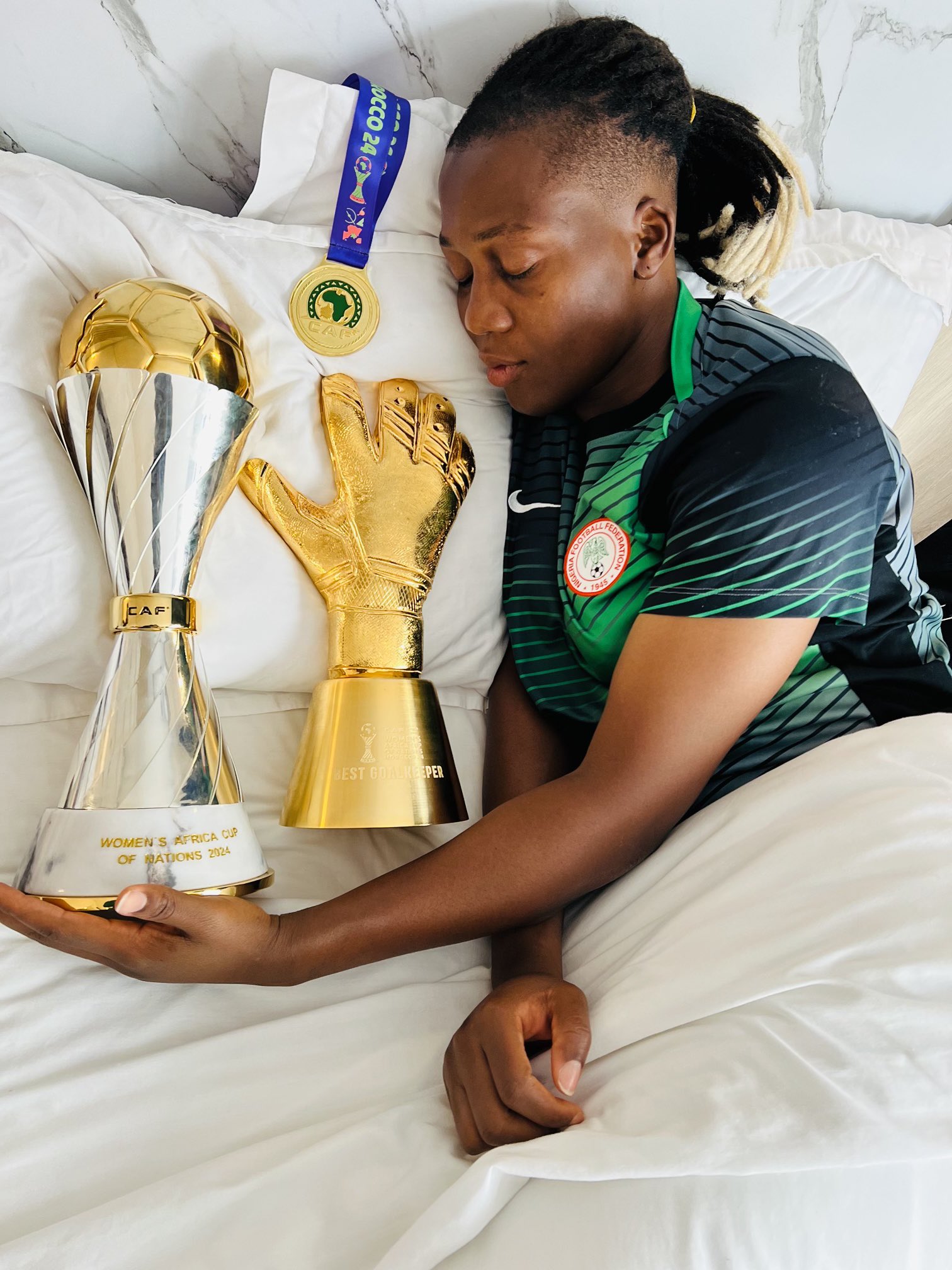 Golden Gloves of Glory: Chiamaka Nnadozie Makes History with Ballon d’Or Yachine Trophy Nomination