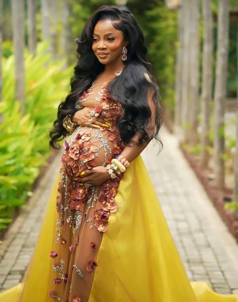 Toke Makinwa Breaks the Internet as She Chooses Silence on Baby Daddy, Warns Close Circle to Stay Mute
