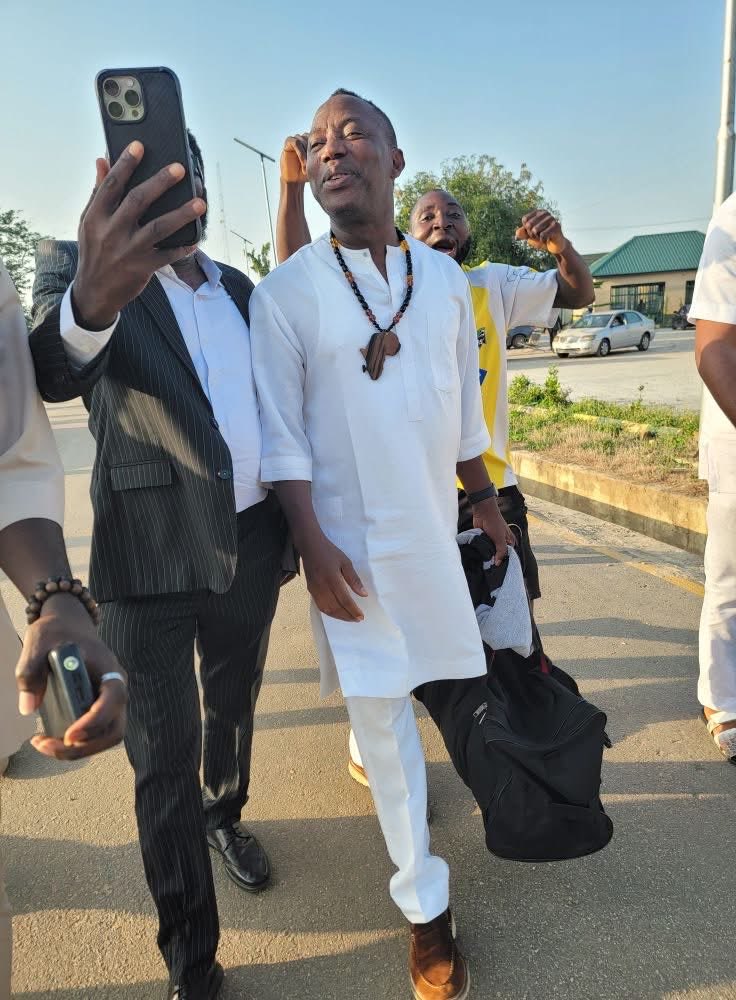 Omoyele Sowore regains freedom, accuses Tinubu and IGP of illegal detention after Kuje prison release