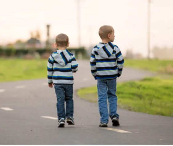 “It’s Their Moms Talking Through Them”: The Hilarious Truth Behind Kids’ Arguments That Sound Too Familiar