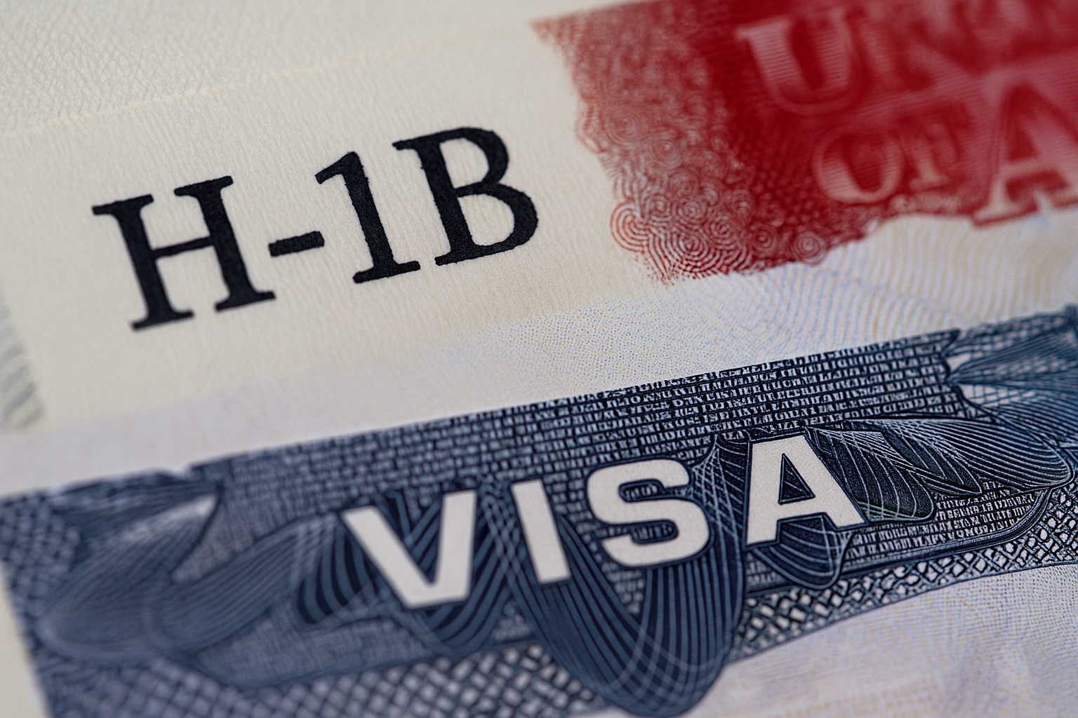 White House Imposes $100,000 Fee on H-1B Visa Applicants, Stirring Global Tech Debate