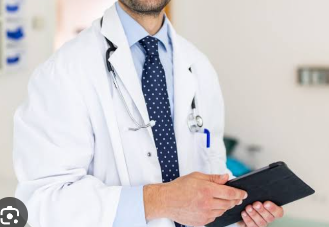 Doctor Sparks Outrage After Using Torchlight During Surgery