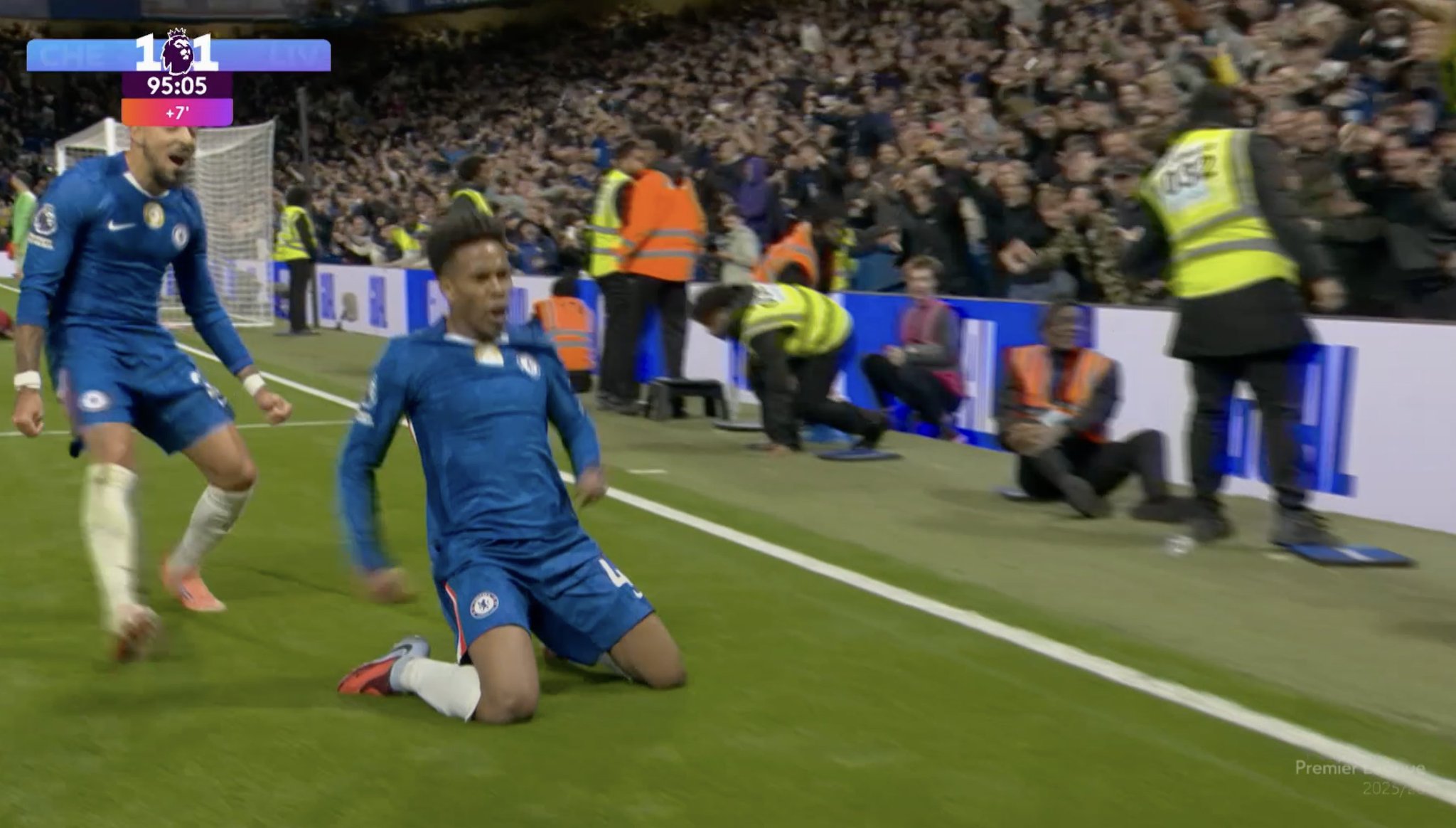 Chelsea shock Liverpool with stoppage-time winner — Caicedo’s rocket + Estevão’s 95th-minute heroics seal a 2–1 win at Stamford Bridge