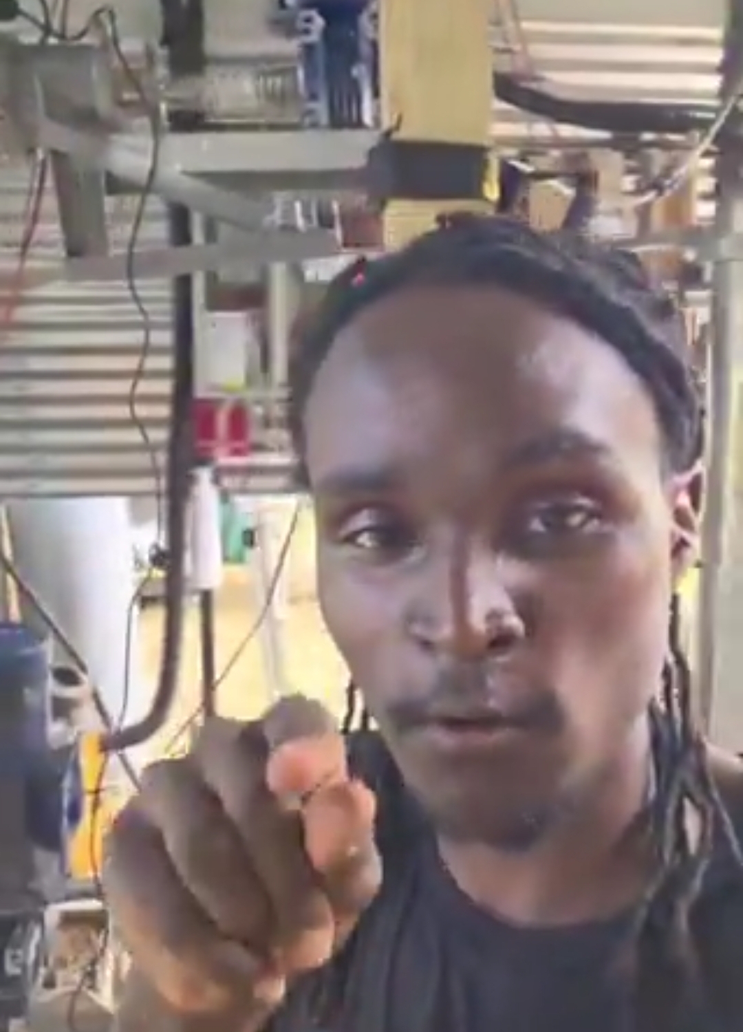 21-Year-Old Inventor Creates Sun-Powered Machine That Turns Plastic Waste Into Fuel