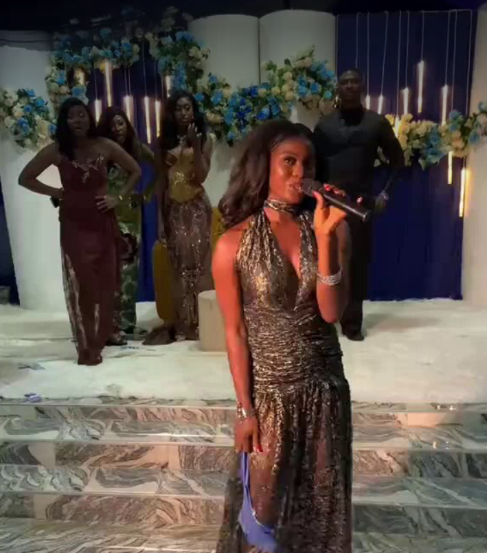 Chaos at the Aisle: Groom’s Ex Shows Up at His Wedding to Wish Him Well—Bride’s Reaction Sparks TikTok Frenzy