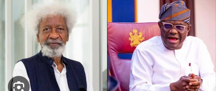 Concern, Shock and Questions Trail Viral Photo of Wole Soyinka’s Swollen Leg During Visit to Benue Governor