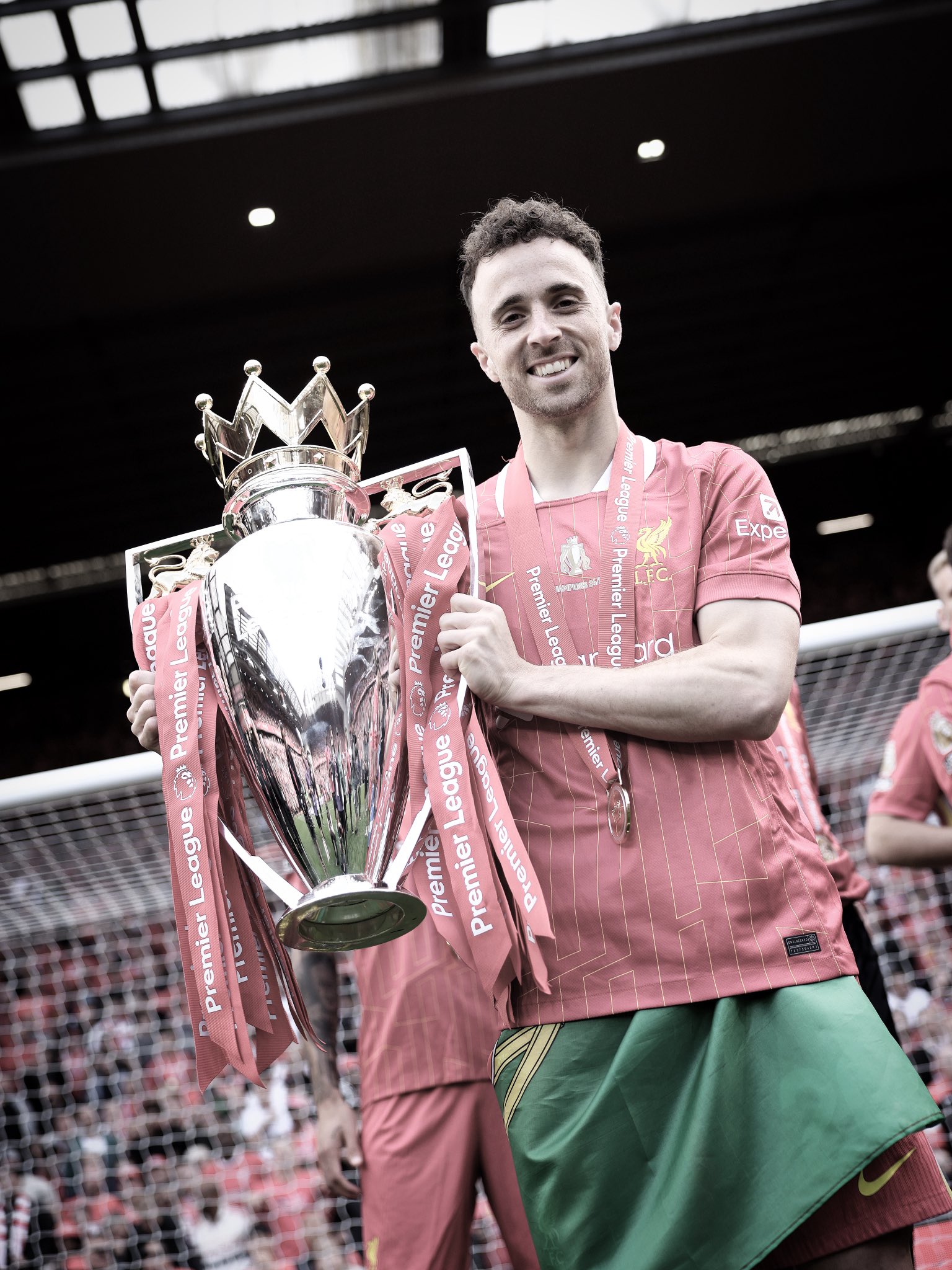 TRAGEDY: Liverpool Star Diogo Jota and Brother Reportedly Die in Devastating Car Crash – Football World in Mourning 🤍🕊️