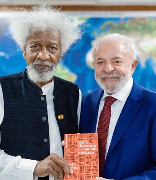 Brazilian President Luiz Inácio da Silva Welcomes Nobel Laureate Wole Soyinka in Landmark Cultural Exchange
