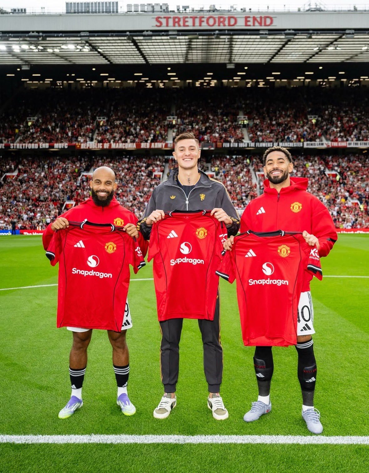 Manchester United’s £200m Gamble: Cunha, Šeško, and Mbeumo Signal a New Era at Old Trafford